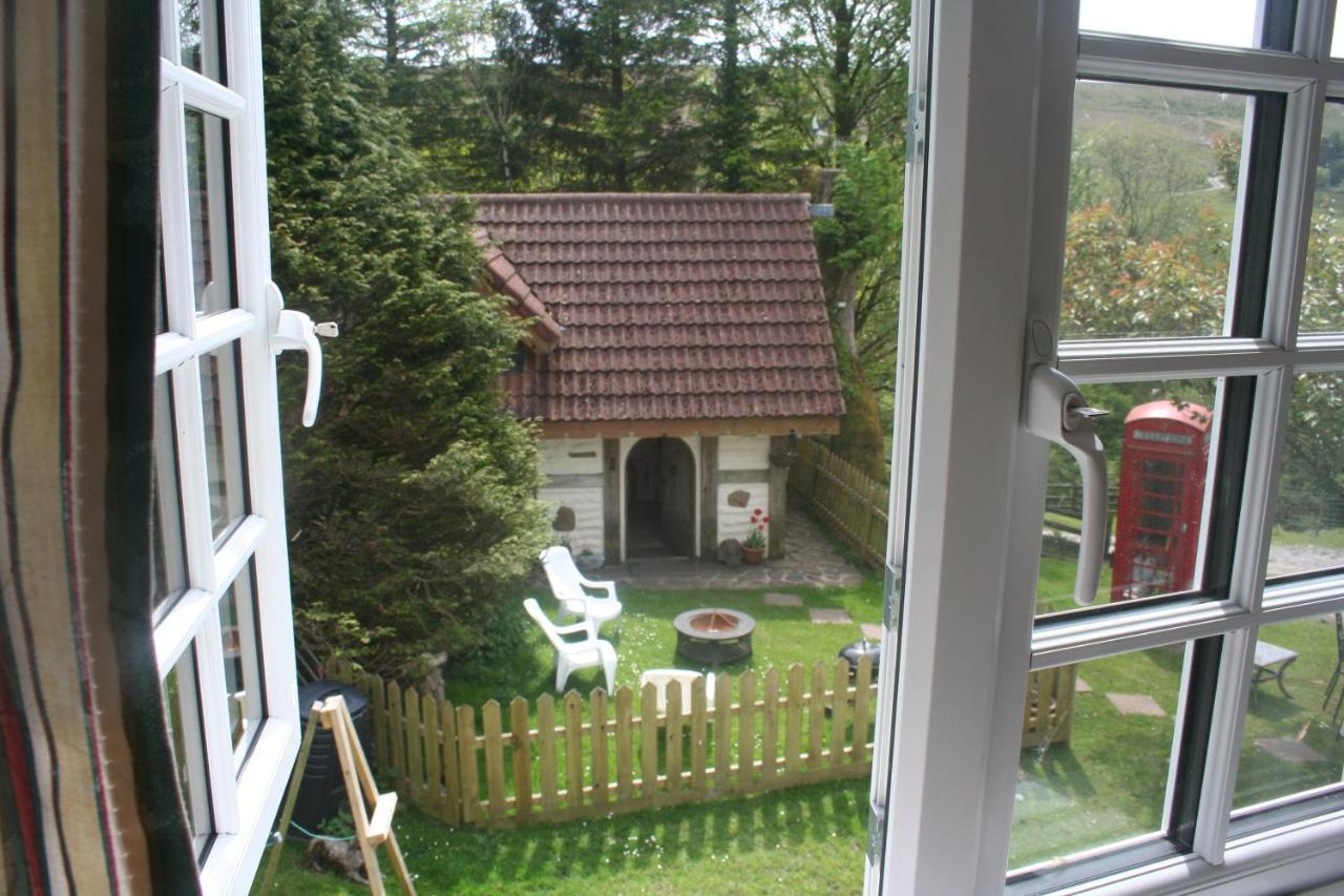 Coynant Farm Guesthouse - Farm Park Stay Swansea Bagian luar foto