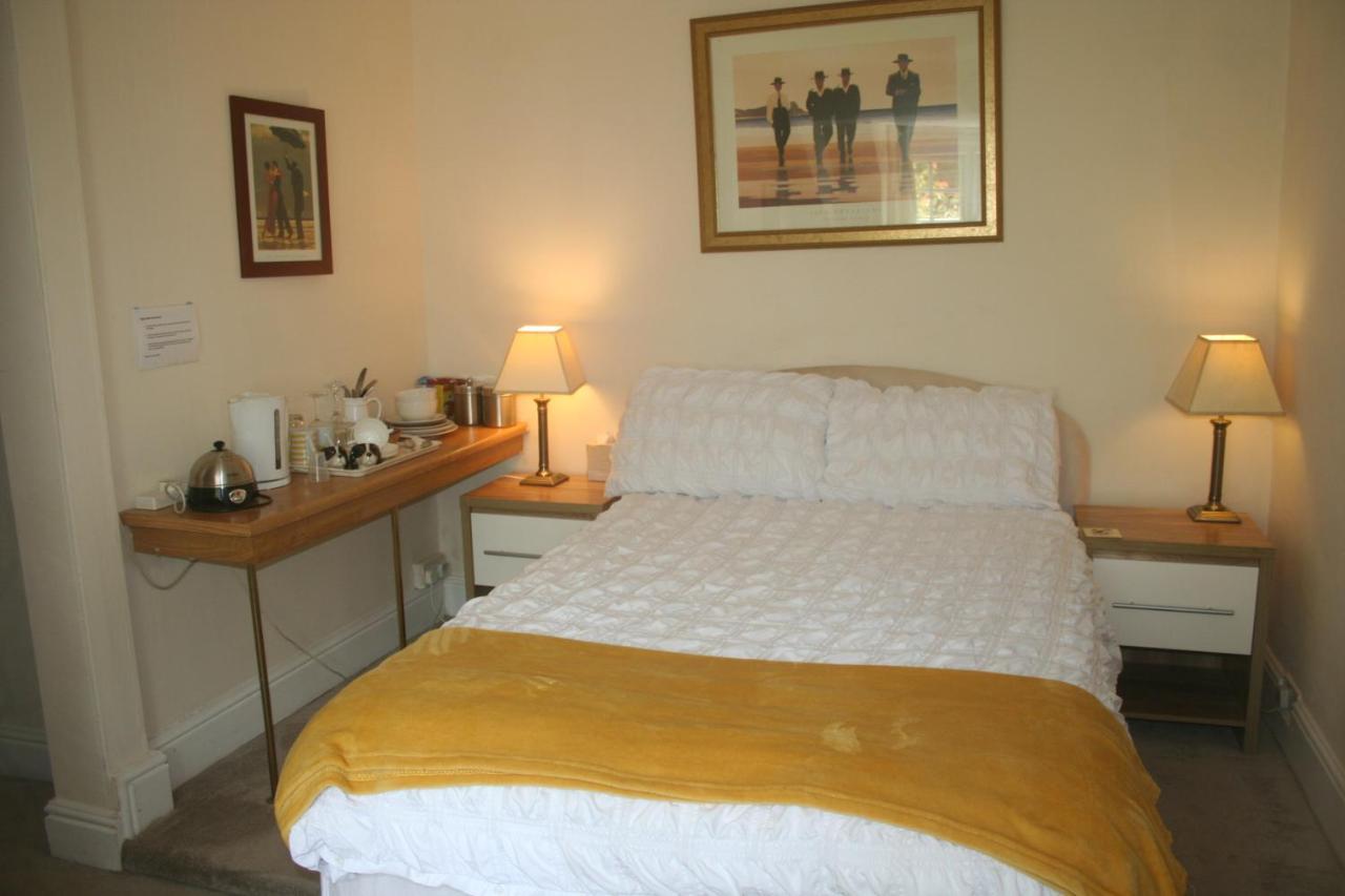 Coynant Farm Guesthouse - Farm Park Stay Swansea Bagian luar foto