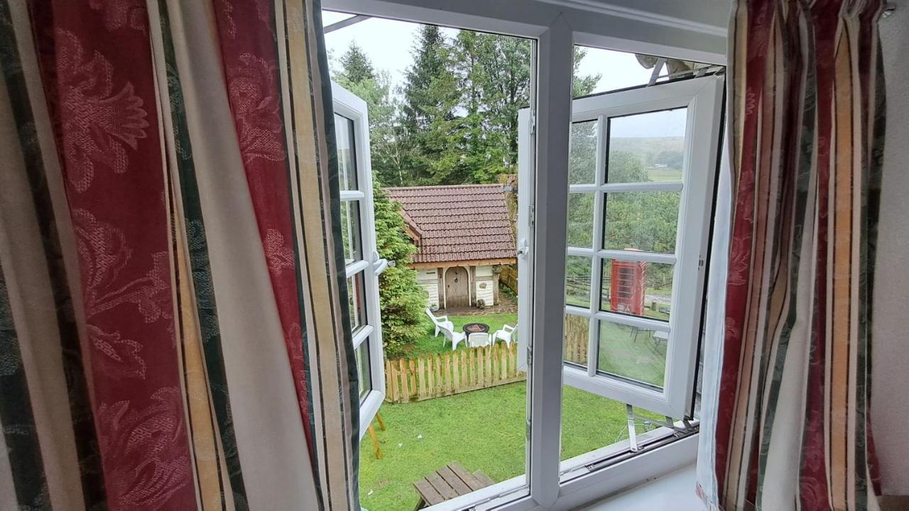 Coynant Farm Guesthouse - Farm Park Stay Swansea Bagian luar foto