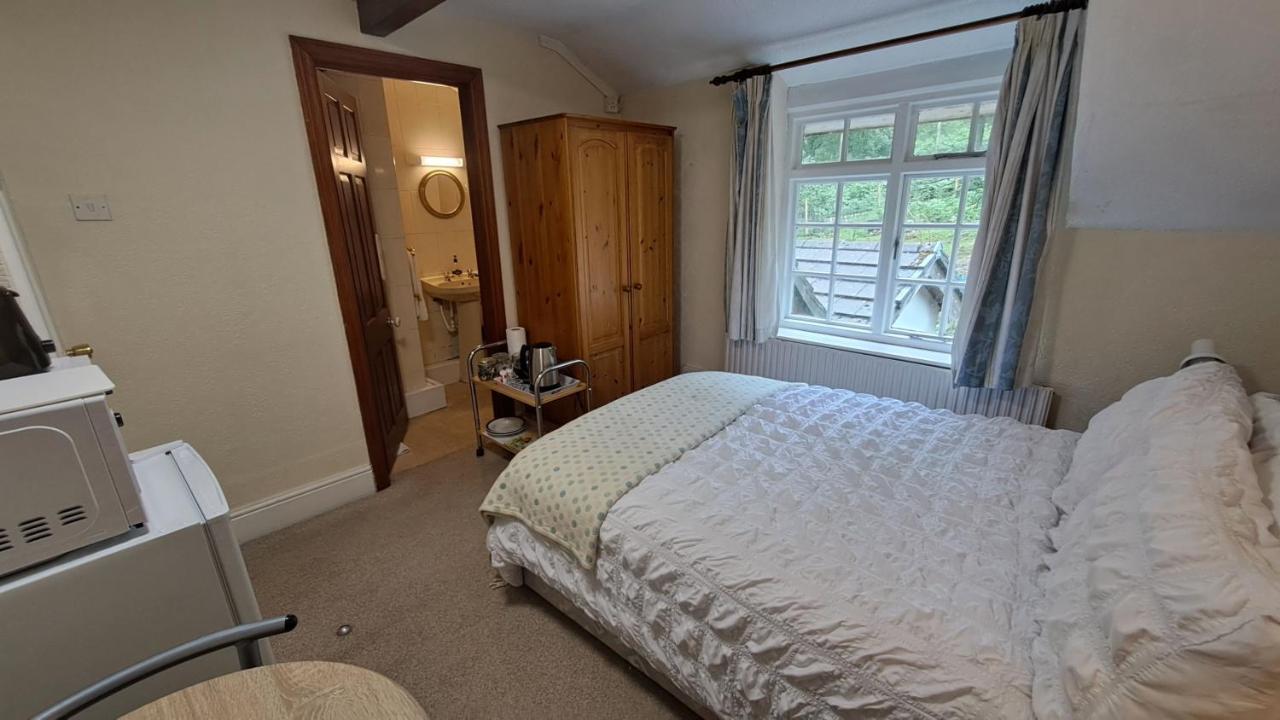 Coynant Farm Guesthouse - Farm Park Stay Swansea Bagian luar foto