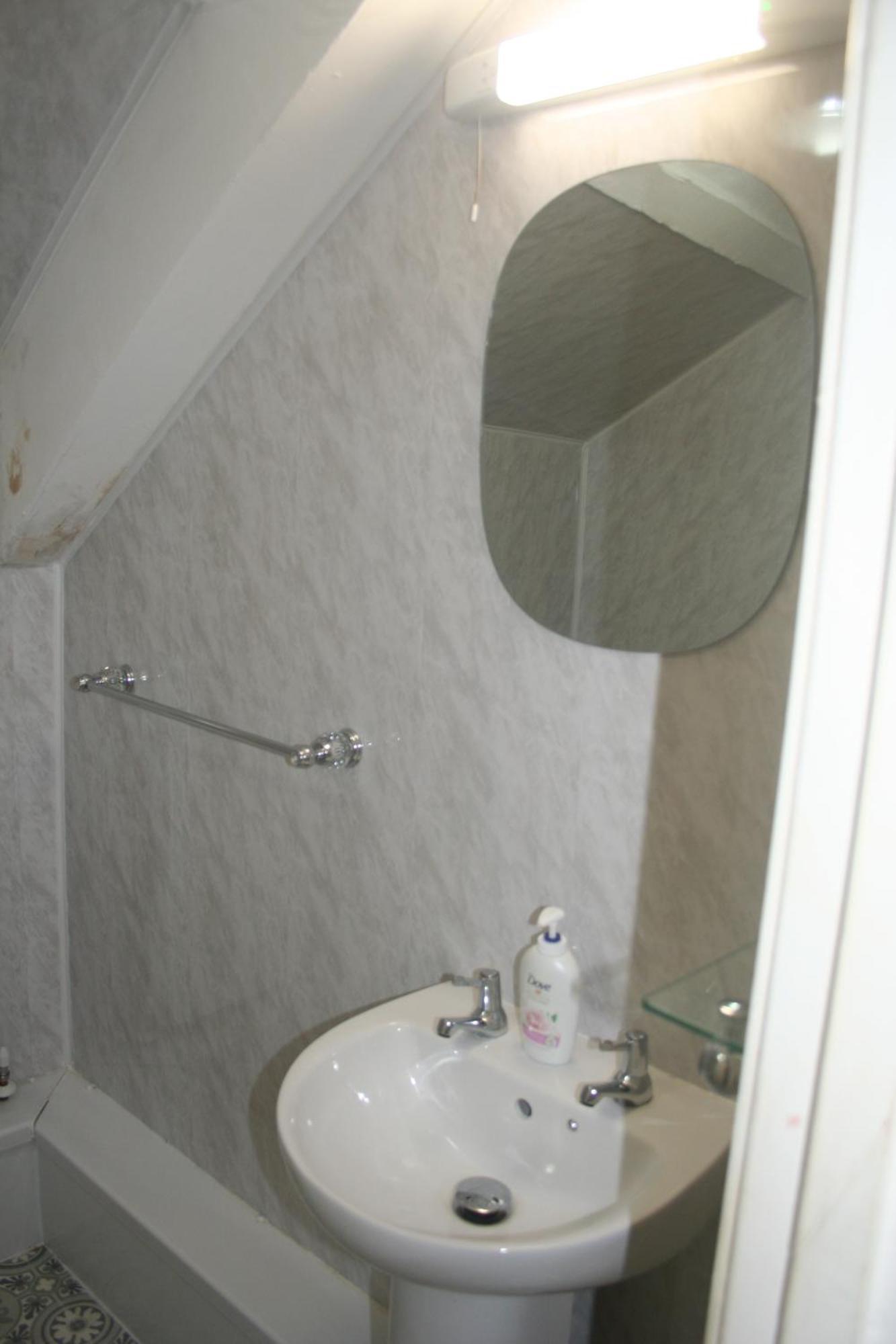 Coynant Farm Guesthouse - Farm Park Stay Swansea Ruang foto