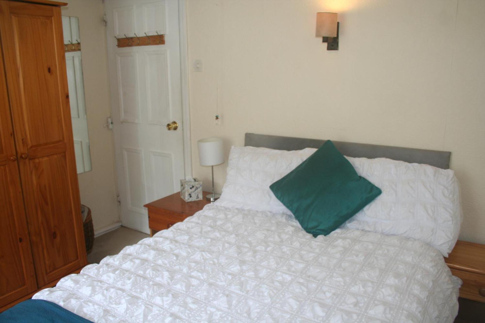 Coynant Farm Guesthouse - Farm Park Stay Swansea Ruang foto