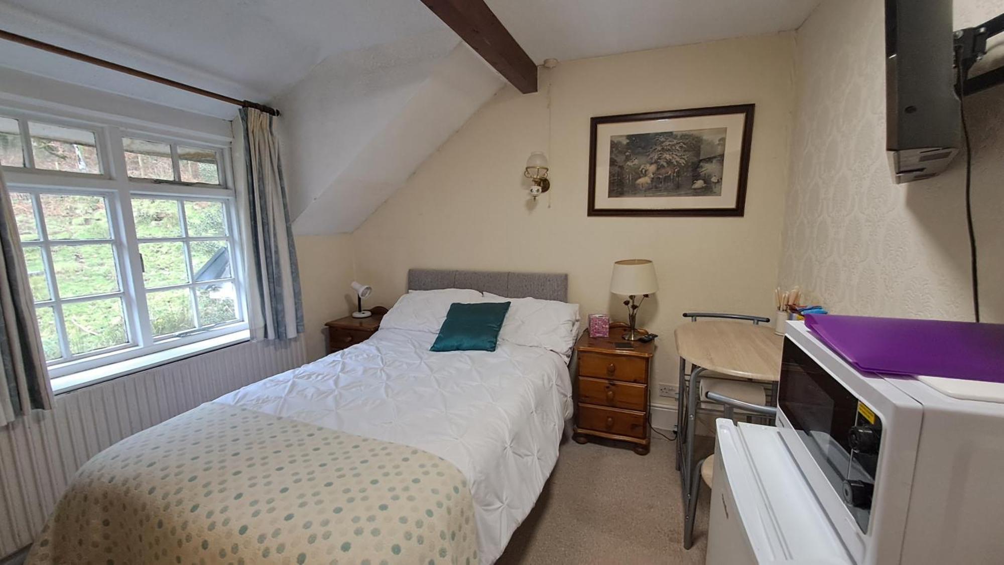 Coynant Farm Guesthouse - Farm Park Stay Swansea Bagian luar foto
